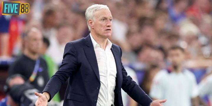 Deschamps gợi ý tương lai ở lại Pháp